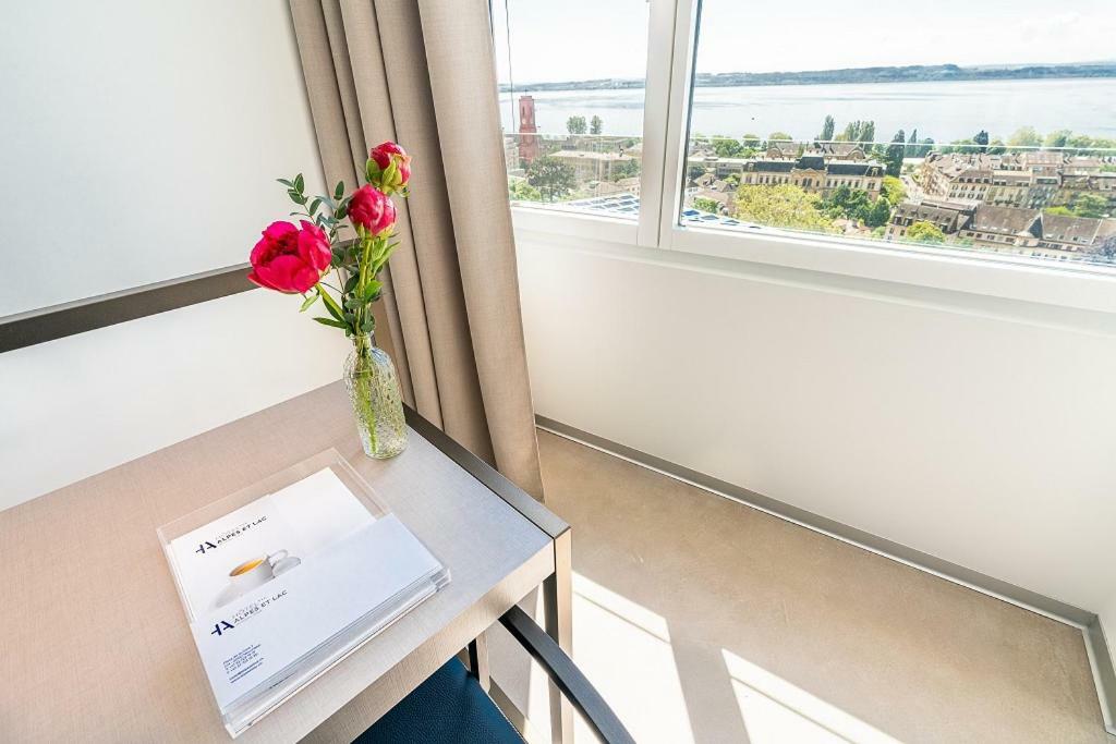 Hotel Alpes & Lac Neuchâtel Εξωτερικό φωτογραφία